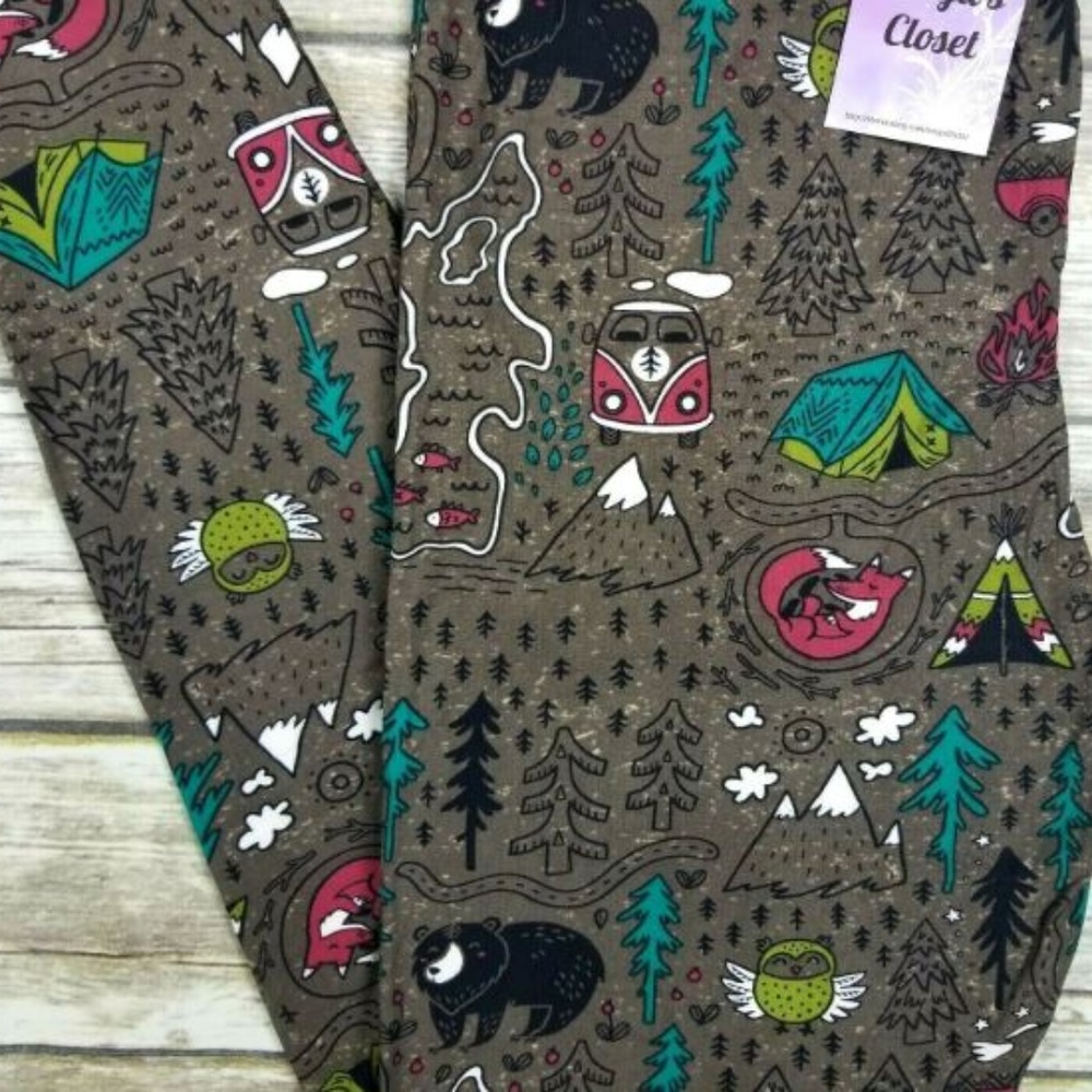 WOMENS BEAR CAMPING LEGGINGS OS, Plus, Extra Plus